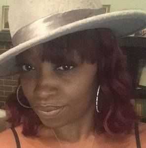 Meet your Posher, Tia